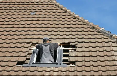 Pose de velux - La Monnerie-le-Montel